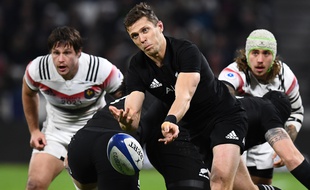 Tawera Kerr-Barlow lors de France-All Blacks à Lyon.