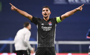 Houssem et son brassAouar de capitaine
