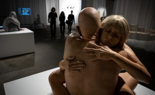 Des visites entièrement nues seront proposées vendredi à Lyon dans le cadre de l'exposition Hyperréalisme-Ceci n'est pas un corps.