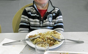 Pâtes et lentilles figuraient au menu du jour à l'école Gutemberg.