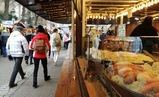 Le marché de Noël de Strasbourg entre dans une nouvelle ère, loin des querelles passées.