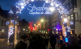 La porte de Noël. Strasbourg le 12 décembre 2016.
