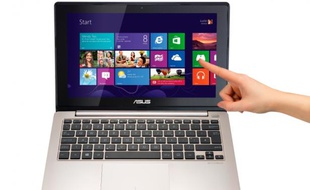 Un PC portable tactile d'Asus sous Windows 8.