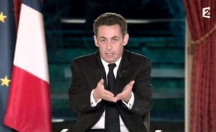 Une semaine après la mobilisation syndicale du 29 janvier, Nicolas Sarkozy a promis jeudi soir des "mesures sociales" pour répondre à l'inquiétude des Français face à la crise et annoncé la suppression de la taxe professionnelle pour protéger l'activité économique.