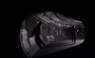 Tunnel de la station de métro inutilisée de Down Street, sous le quartier chic du Mayfair à Londres le 18 mai 2015