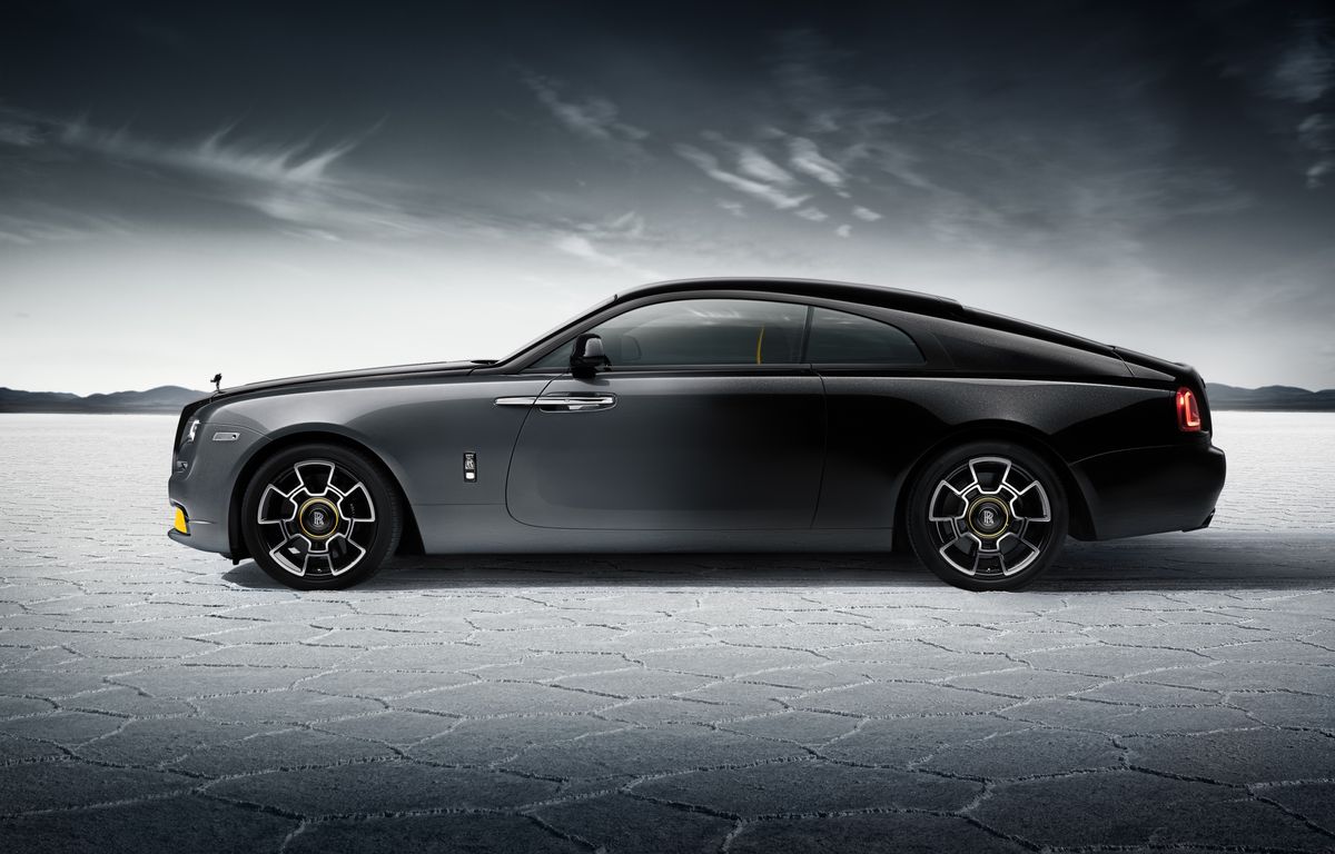 rolls-royce-rend-un-ultime-hommage-au-v12