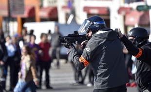 Policier lors d'une manifestation à Nantes le 3 mai 2016