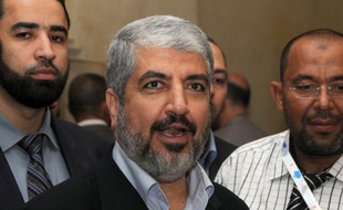 Le chef en exil du Hamas Khaled Mechaal a été réélu lundi soir au Caire, comme prévu, à la tête du mouvement islamiste palestinien, a-t-on appris auprès de sources au sein du Hamas dans la capitale égyptienne.