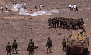 Commandos francais de la 13eme DBLE ( Demi-Brigade de Legion Etrangere appartenant a la 1ere compagnie de combat du 5eme Regiment Interarmes d'Outremer ) stationnes a Arta, a 45 km de Djibouti, photographies lors d'un exercice d'evacuation de ressortissants francais.