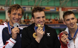 Amaury Leveaux est allé au bout de lui-même pour décrocher la médaille d'argent sur 200 m nage libre, derrière l'Allemand Paul Biedermann, lors de l'Euro-2012, mercredi à Debrecen (Hongrie).