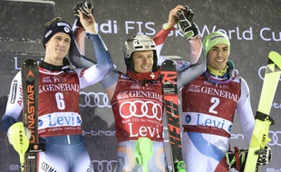 Clément Noël (à g.) a terminé 2e du premier slalom de la saison à Levi (Finlande).