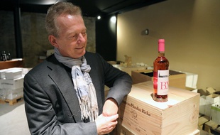 L'assemblage de vins représente une part importante du métier de négociant.