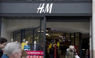 Le magasin H sur les Champs-Elysées à Paris le 15 février 2015