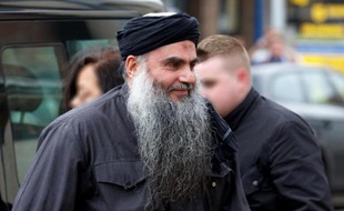 Un accord signé avec la Jordanie visant à faciliter l'extradition de l'islamiste Abou Qatada, que Londres tente sans succès d'expulser depuis près d'une décennie, a été officiellement approuvé vendredi au Royaume-Uni.