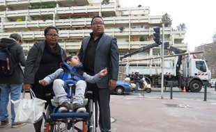 La famille de Steffen devant le tribunal administratif de Toulouse.