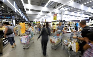 La France est entrée en janvier en territoire d'inflation négative pour la première fois depuis fin 2009, rejoignant une tendance à l'oeuvre dans toute l'Europe