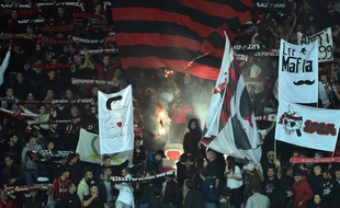 Des supporters niçois.
