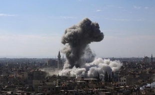 Bombardement de l'armée syrienne à Douma près de Damas, le 5 février 2015