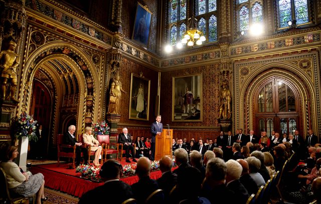 Dans son discours prononcé au Parlement dans la langue de Shakespeare, Emmanuel Macron a exprimé l’amitié et les liens historiques entre le Royaume-Uni et la France. Il en a profité pour appeler à une collaboration renforcée sur les sujets tels que la défense, le climat, l’intelligence artificielle et la sécurité internationale.