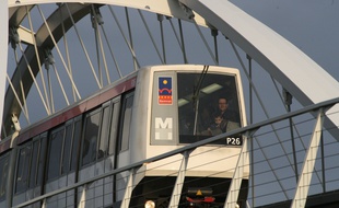 Illustration ligne de metro aerien a Toulouse.