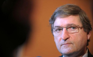Francis Rol-Tanguy, le haut fonctionnaire chargé de préparer la fermeture de la centrale nucléaire de Fessenheim, a déploré mardi un "certain autisme du milieu nucléaire" hostile à une décision qui selon lui rendrait "service" à EDF, dans un entretien au Figaro.