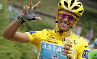 L'Espagnol Alberto Contador, reconnu coupable de dopage, a perdu le Tour de France 2010 et d'ores et déjà le Tour 2012 après la sanction prononcée lundi par le Tribunal arbitral du sport (TAS) qui l'a suspendu pour deux ans.