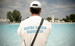 Illustration de maître nageur à la piscine Nakache, le 23/08/2011 Toulouse