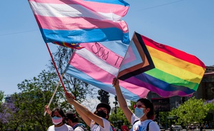La question de l'identité de genre, et donc de l'inclusion des personnes transgenres dans le texte, est au coeur des débats.