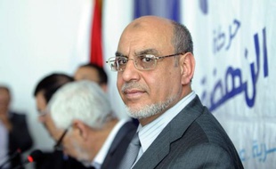 Les tractations pour la mise en place d'un gouvernement d'union nationale souhaité par le parti islamiste Ennahda, donné vainqueur de l'élection de dimanche en Tunisie, se poursuivaient jeudi alors que les résultats définitifs du scrutin se faisaient toujours attendre