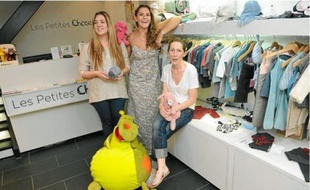Mélissa (à droite), la responsable de la boutique « Les petites choses », et son équipe .