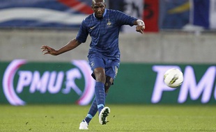 Le milieu de terrain français Alou Diarra, le 28 mai 28 mai 2012 contre la Serbie, à Valenciennes.