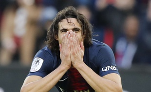 Edinson Cavani est sorti prématurément face à Bordeaux.