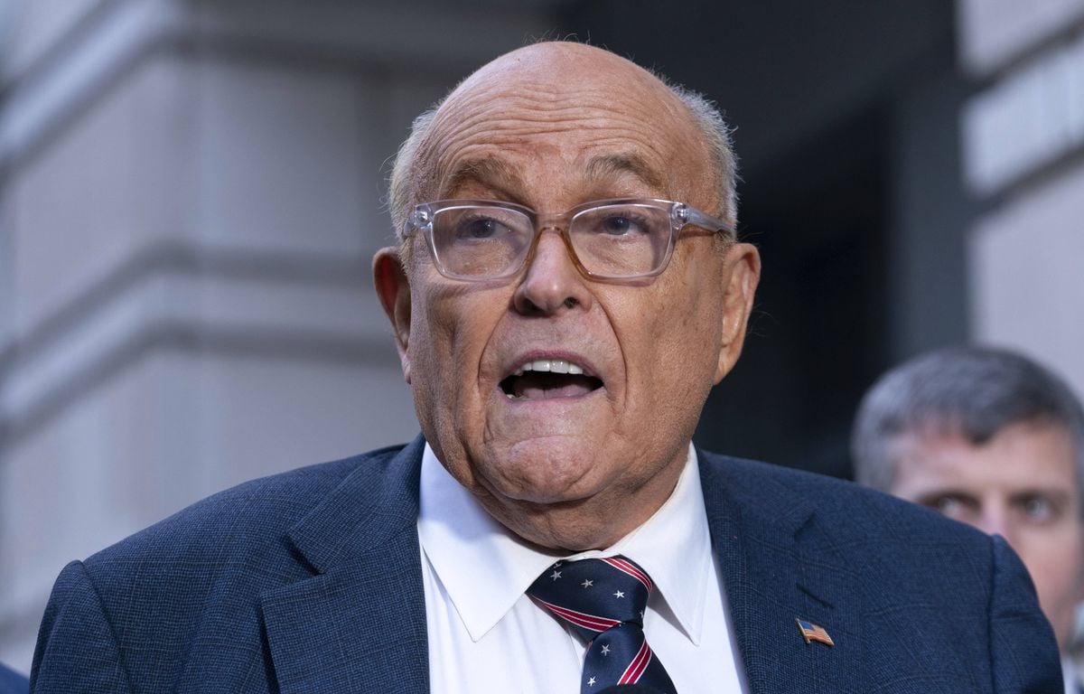 L'ex-maire de New York Rudy Giuliani blessé dans un accident de voiture, la réaction étonnante (et vulgaire) de son fils