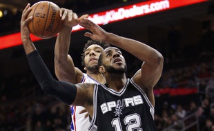 Lamarcus Aldrige face aux Sixers