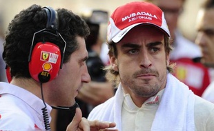 La presse espagnole rendait lundi responsable l'écurie Ferrari d'avoir laissé filer à l'Allemand Sebastian Vettel (Red Bull) le titre qui tendait les bras à son pilote Fernando Alonso.