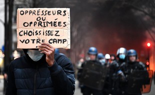Une manifestation à Paris le 5 décembre contre le projet de loi de