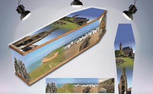 Depuis un mois, la marbrerie des deux caps à Calais propose un cercueil aux couleurs de la ville...