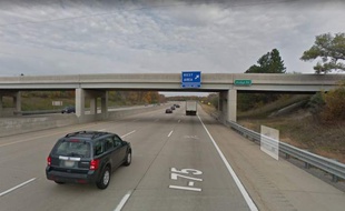 Les cinq adolescents, qui jetaient des pierres depuis ce pont, dans le Michigan. ont tué un homme de 32 ans.