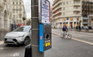Il devrait y avoir seize de ces bornes, au total, d'ici à la fin de la semaine