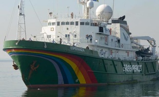 L'Esperanza, bateau de Greenpeace arraisonné le 30 mai 2014 par les garde-côtes norvégiens, le 1er décembre 2012 à Manille