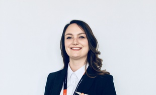 Victoria Durban, 22 ans, est depuis un an pilote au sein de la compagnie easyJet.