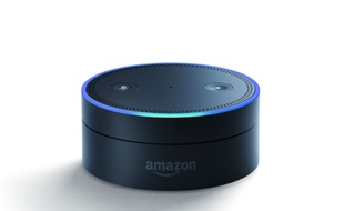 Petite soeur d'Echo, Echo Dot est une console avec laquelle Alexa peut trouver sa place n'importe où dans la maison.