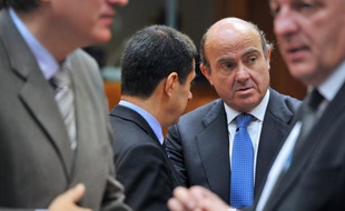 L'Espagne, qui a déjà bouclé son programme de financement pour 2012, a commencé jeudi à couvrir ses besoins pour 2013, grâce à deux émissions obligataires lui rapportant plus de 7 milliards d'euros et permettant de repousser encore la perspective d'une demande d'aide extérieure.