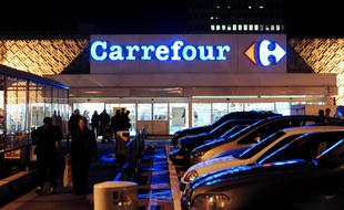 A photo taken on December 30, 2009 shows a Carrefour supermarket in Lyon, eastern France, where a 25-year old man died by suffocation on December 29 while he was detained by 4 vigils. The four vigils of the supermarket will go on trial at Lyon courthouse on November 19, 2015. AFP PHOTOAFP PHOTO / JEAN-PIERRE CLATOT