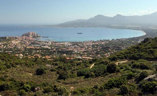 Vue générale de la baie de Calvi, en mai 2013