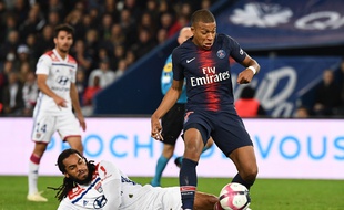 Mbappé vs Denayer