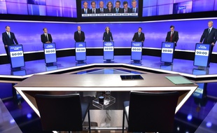 Les candidats à la primaire à droite sur le plateau de France 2.