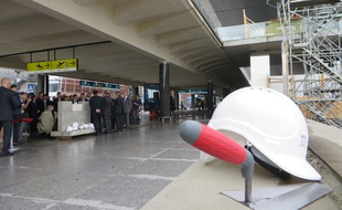 Mercredi 28 juin 2017, lors de la pose de la première pierre du chantier d'extention de l'aéroport de Toulouse-Blagnac.