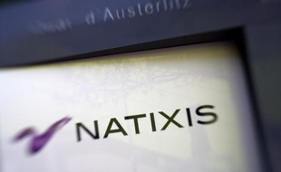 La banque d'investissement Natixis, filiale cotée du groupe mutualiste BPCE, a indiqué mercredi envisager la suppression "d'environ 700 postes" en France d'ici fin 2015, sans licenciement contraint, la CGT et l'Unsa estimant les postes touchés "à plus de 10% des effectifs".