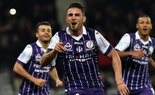 Andy Delort, l'attaquant du TFC, après un but inscrit contre Bastia en Ligue 1, le 11 février 2017 au Stadium de Toulouse.